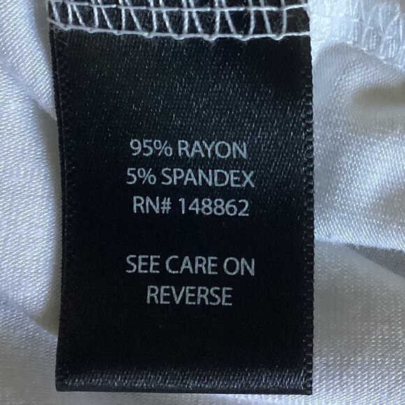 Torrid Super Soft Knits V-Neck Sleeveless Tank Top Sz 3 (22/24/3X) White #130M - Picture 6 of 7